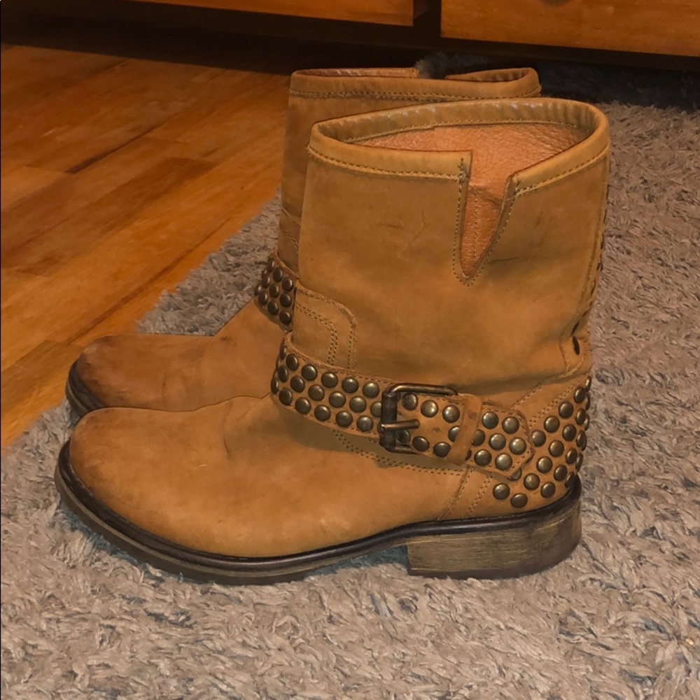 Steve Madden Boots